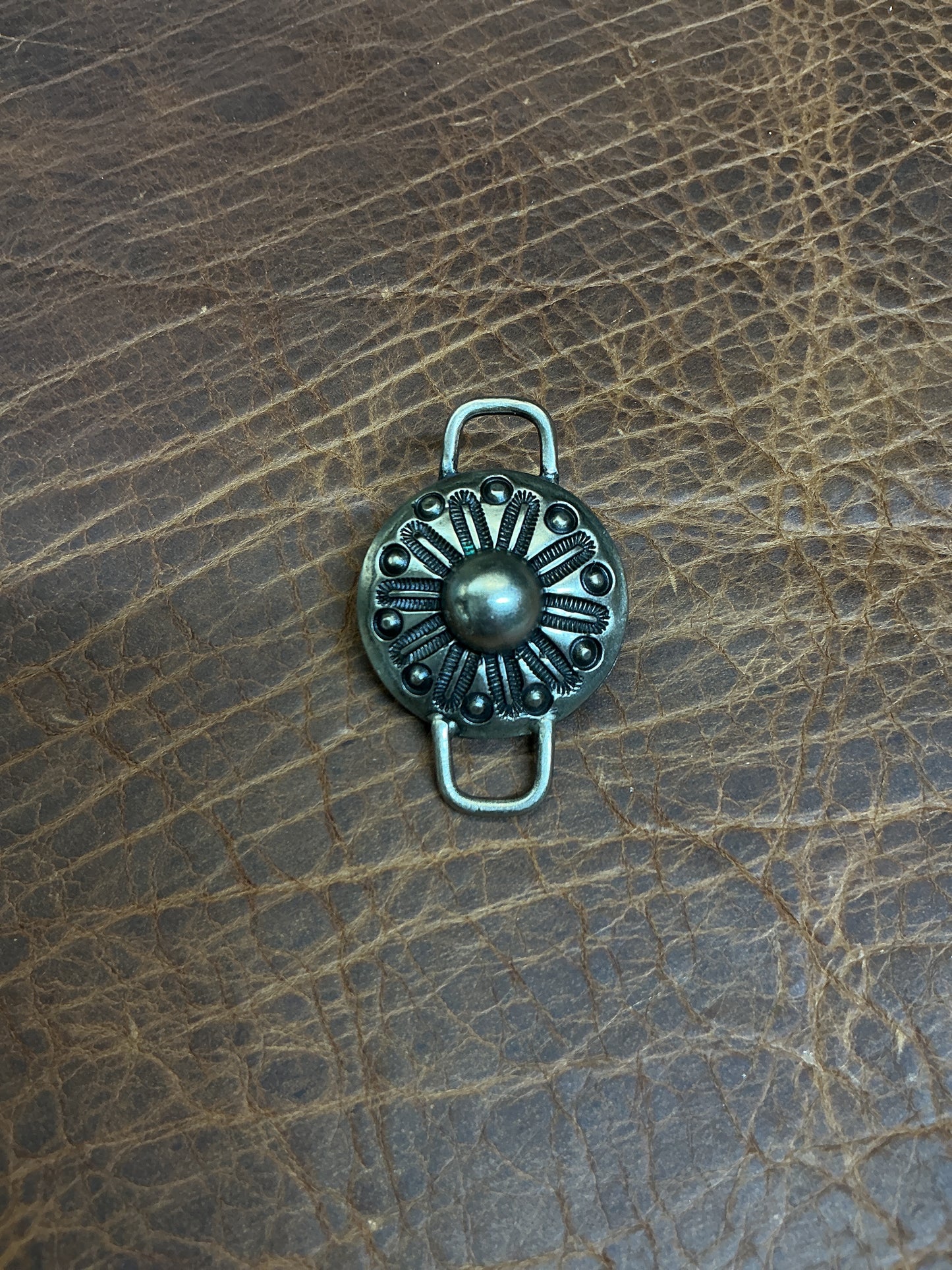 Round Palm Concho