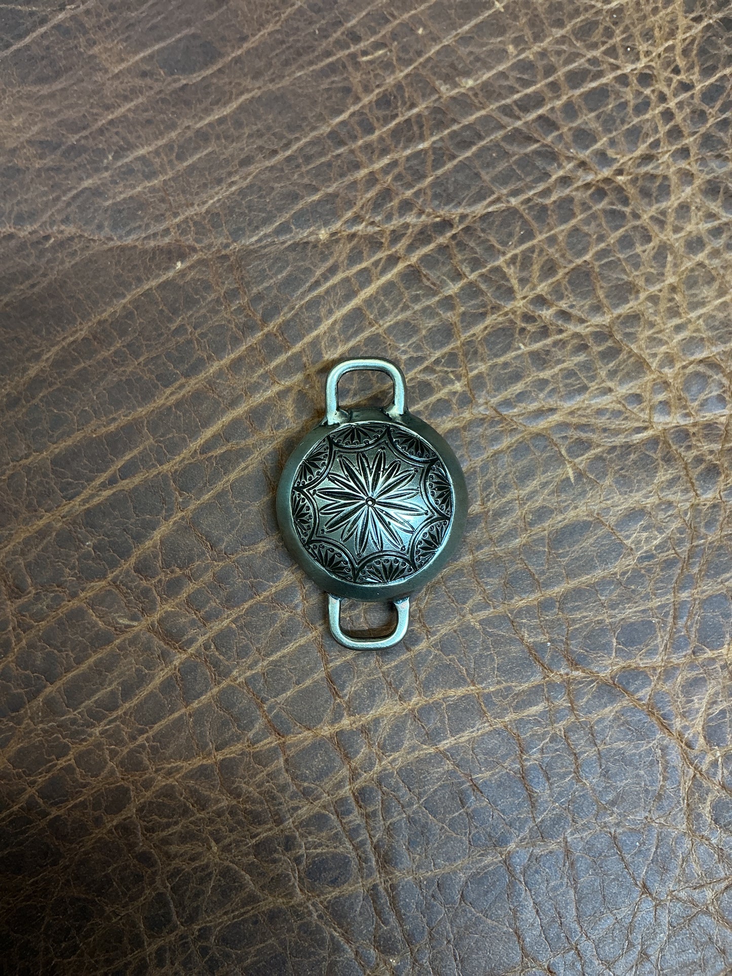 Round Palm Concho