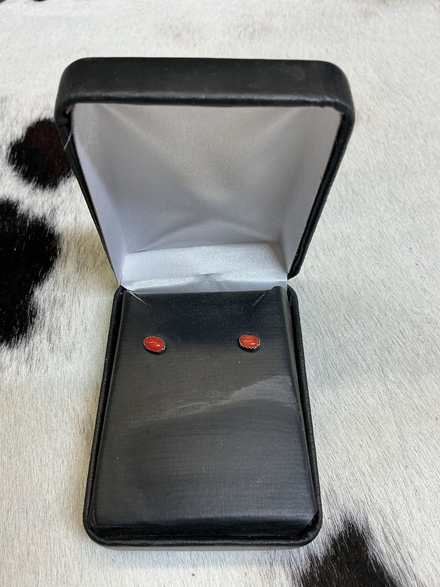 Spiny Oyster Earrings