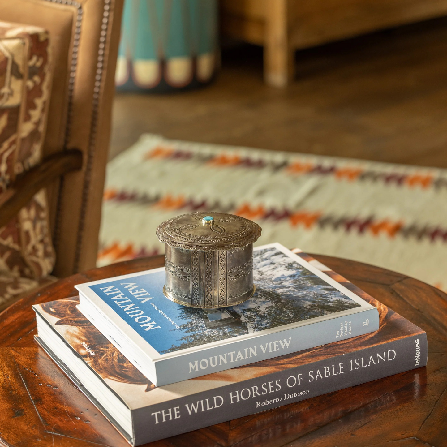 Small Round Box w/Scalloped Lid