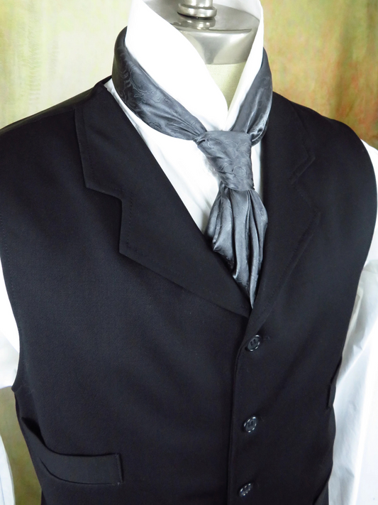 Notch Vest Black