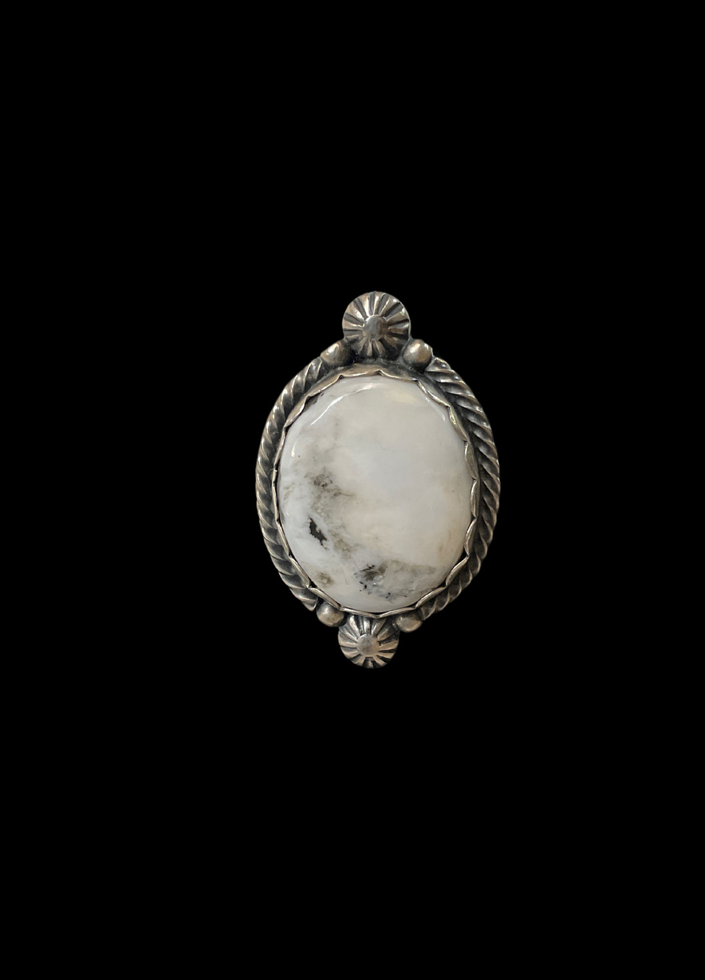 White Buffalo w/Rope Edge Ring
