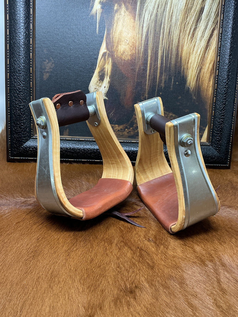 3" Tin Bound w/Leather Tread Stirrup