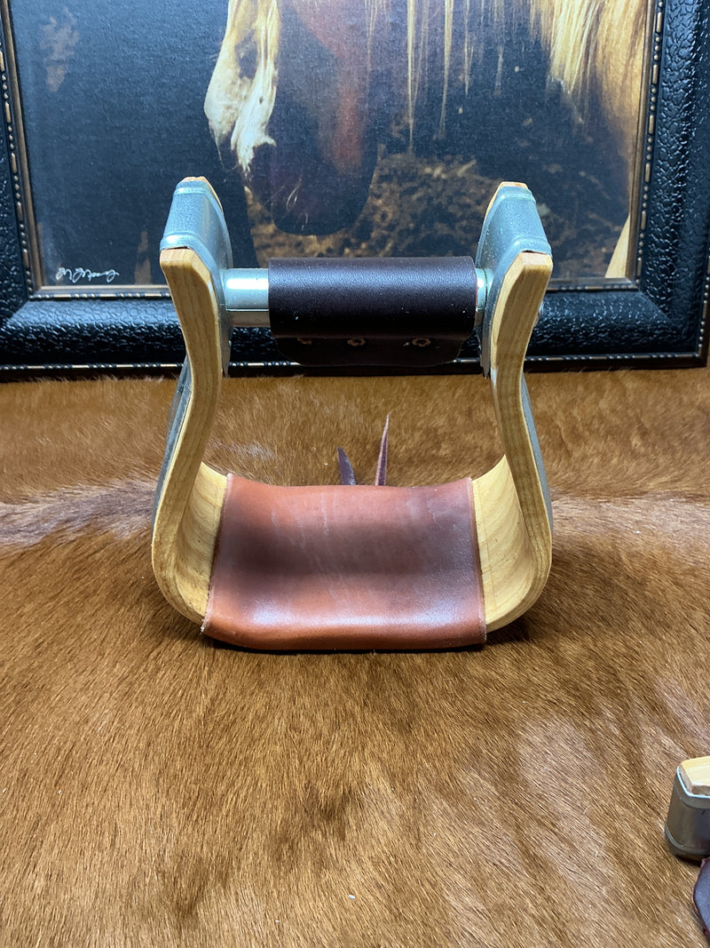 3" Tin Bound w/Leather Tread Stirrup