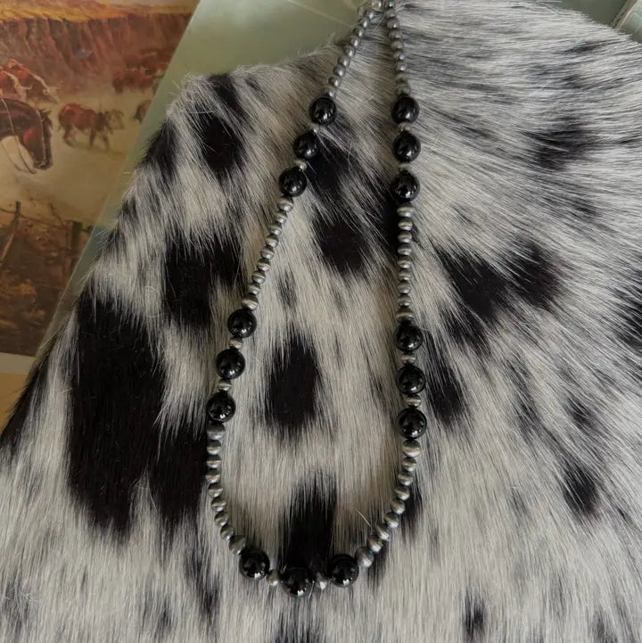 Navajo Pearl w/3 Stone Black Onyx