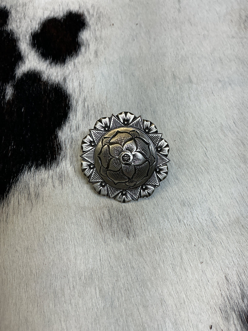 JWP Flower Scallop Loop Back Concho
