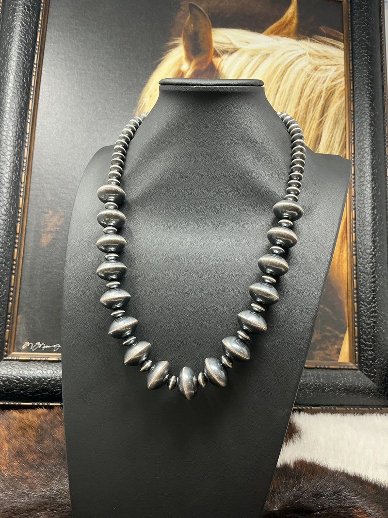 Graduated Saucer Navajo Pearl Necklace -21"