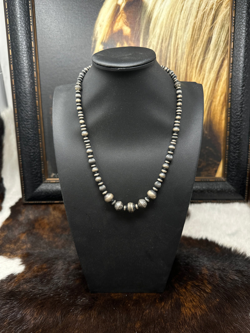 Navajo Pearl 18" Stamped and Ridged Necklace