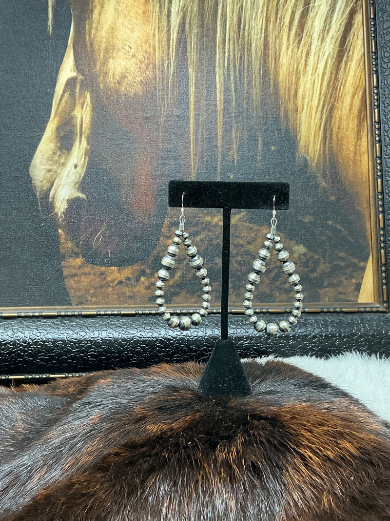 Graduated Navajo Pearl Earrings