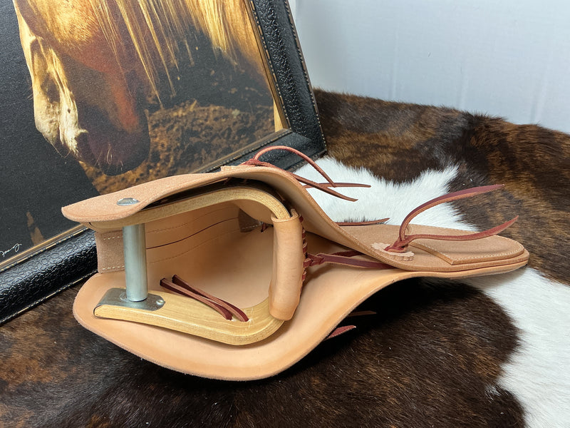 B/B Rough Out Eagle Beak Tapadero