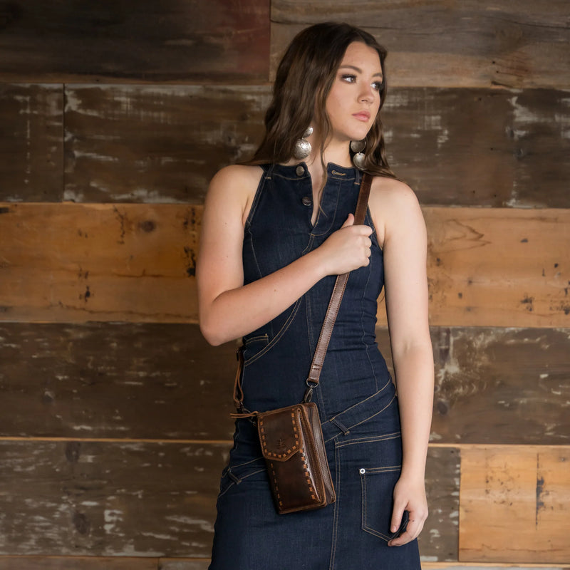 BANDERA - CHOCOLATE QUICKDRAW CROSSBODY WALLET