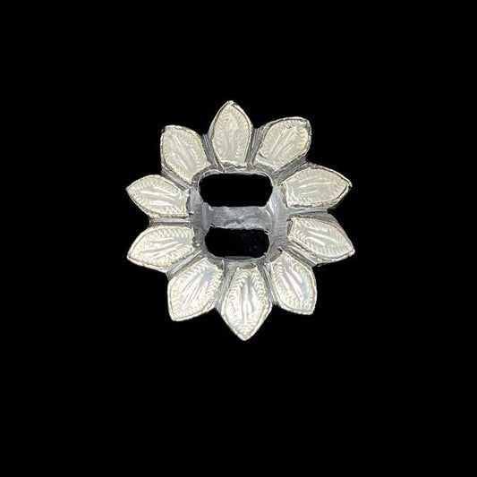 B/B Daisy Slotted Concho