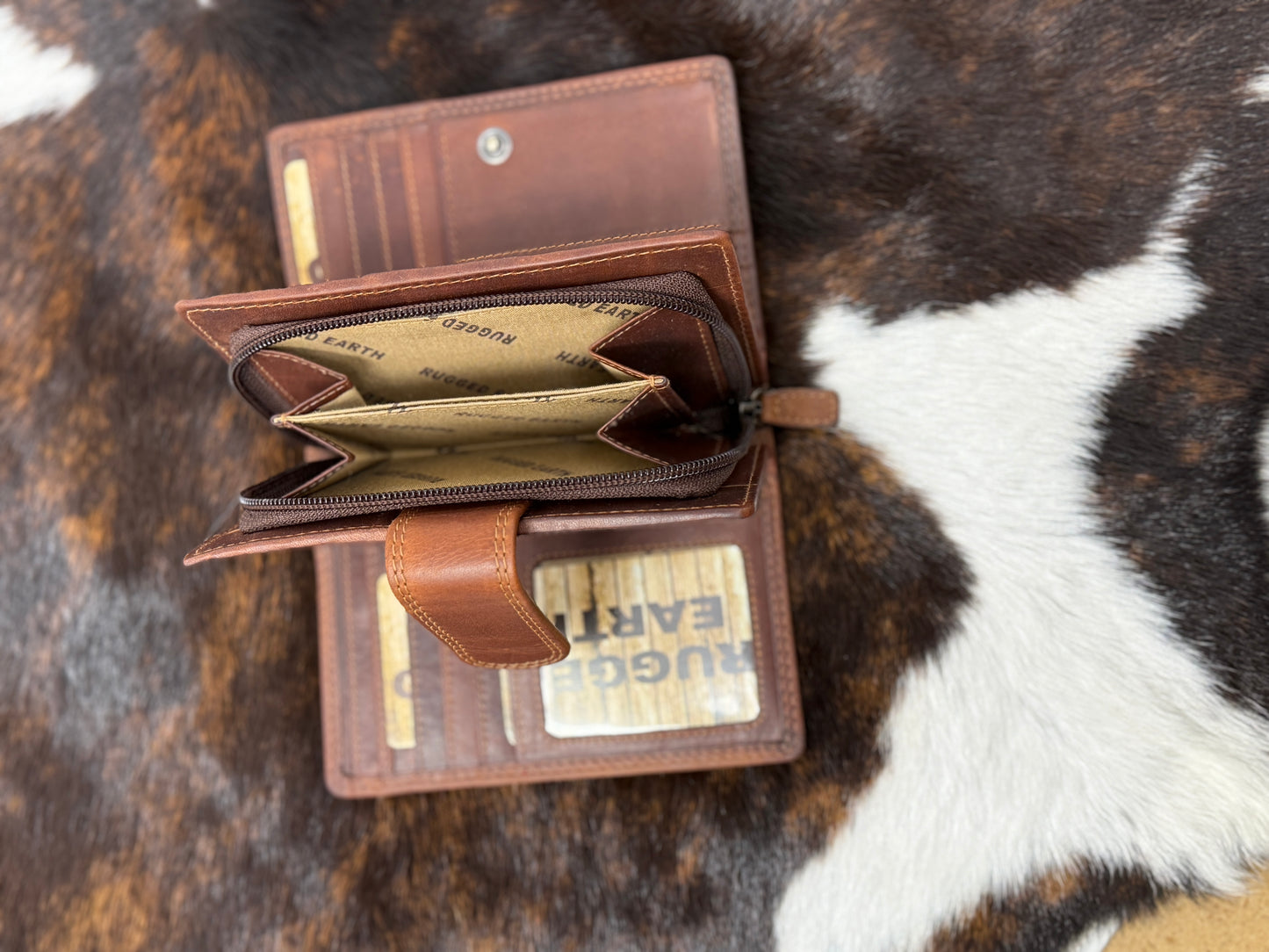 Rugged Earth 3 Compartment Leather Wallet