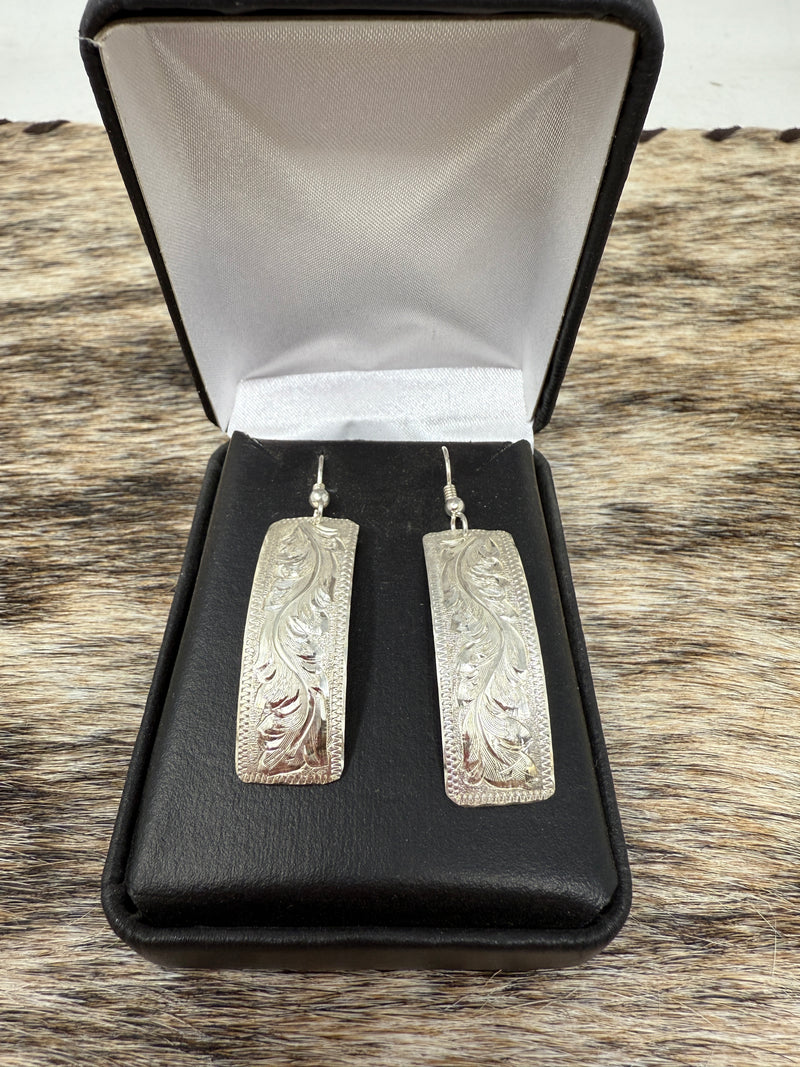 Curved Bar Earrings