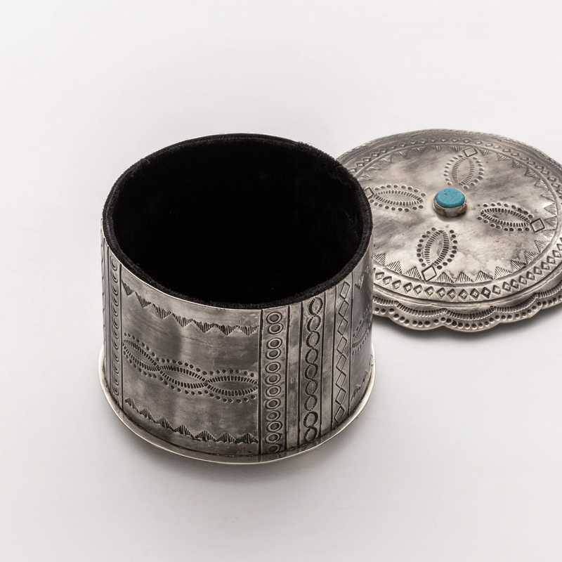 Small Round Box w/Scalloped Lid