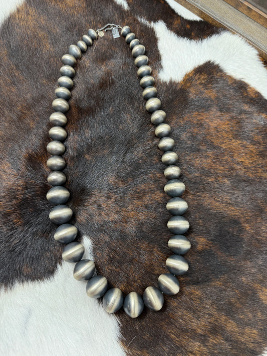 Graduated Navajo Pearl Necklace 17mm-30mm